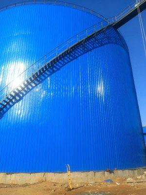 湖州设备保温 被队友背下场！徐杰已经去医院拍片子检查了 希望没事